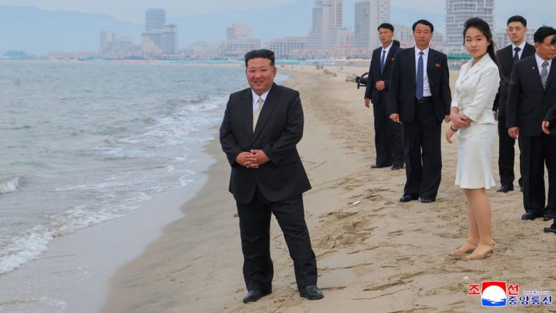 Kim Dzsongun felfedezte a tengerparti turizmusban rejlő potenciált.