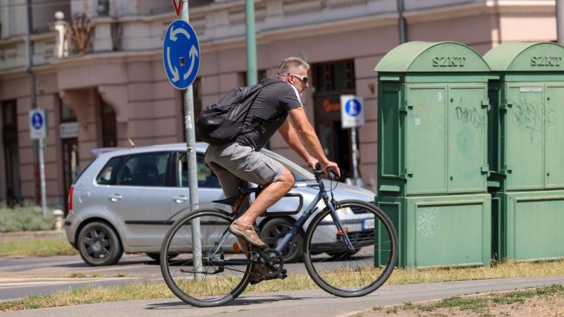 Néhány perc leforgása alatt ragadta magához a zsákmányt a fiatal bűnöző Törökszentmiklóson.