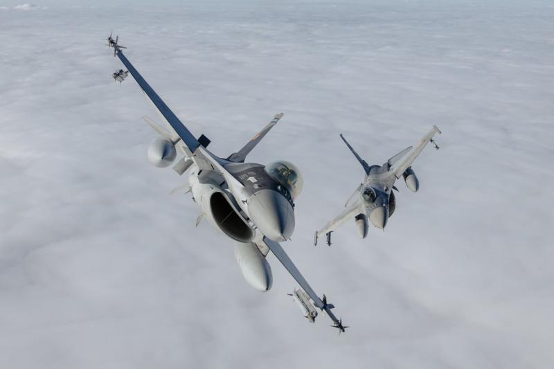 Drónmaradványokat fedeztek fel Tulcea megyében | Krónika

A legfrissebb hírek szerint érdekes felfedezés történt Tulcea megyében, ahol drónmaradványokra bukkantak. A helyi szakemberek és régészek izgalommal vizsgálják a leleteket, amelyek új fénybe helyez