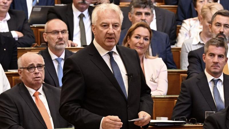 Semjén Zsolt kifejezte határozott álláspontját a pedofíliával kapcsolatban, mondván, hogy rendíthetetlen ellenfele vagyok a pedofíliának és az azt elkövetőknek.