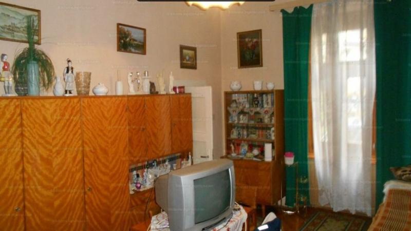 A lakás különlegességét fokozza, hogy saját belső udvar is hozzájárul a kényelmes élethez, mindezt pedig kedvező áron kínáljuk.