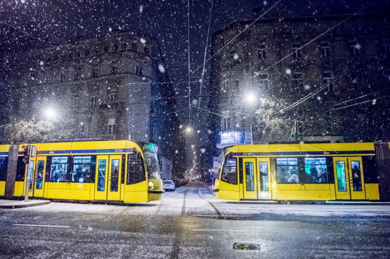 A hóesés következtében a MÁV és a BKK közlekedése is zökkenőket tapasztal.