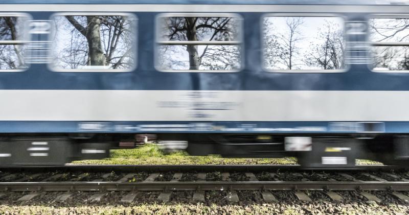 Új rendszer lép életbe júniustól, amelynek keretében pénzbeli kompenzációban részesülsz, ha a vonatod késik. Itt az ideje, hogy tájékozódj a MÁV által kínált lehetőségekről!