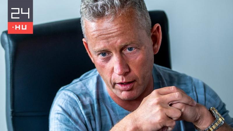„Mintha már-már muszlimként tekintenétek rám” - fakadt ki Schobert Norbi.