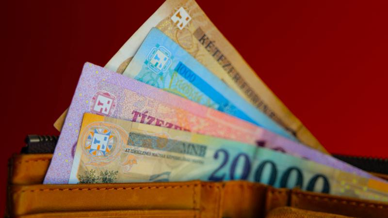Megérkezett a kormány legújabb készpénzes szabályozása, és most bemutatjuk nektek a legfontosabb részleteket!