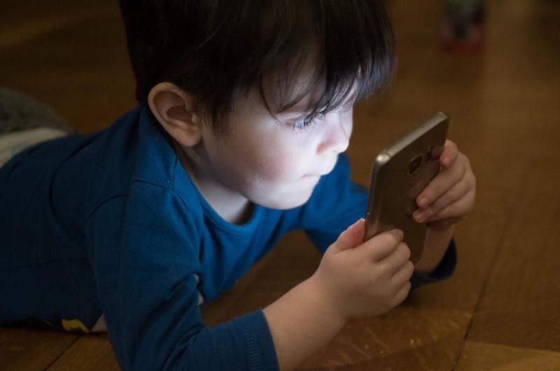 Sok gyerek esetében a digitális eszközök használata szinte teljesen háttérbe szorítja a többi szabadidős elfoglaltságot.