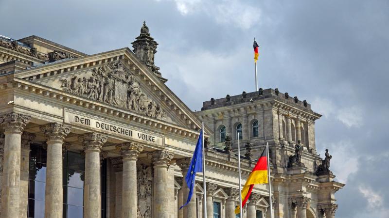Berlin egyetlen határozott lépéssel véget vet a magas energiaárak problémájának, míg Brüsszel csupán passzívan szemléli az eseményeket.