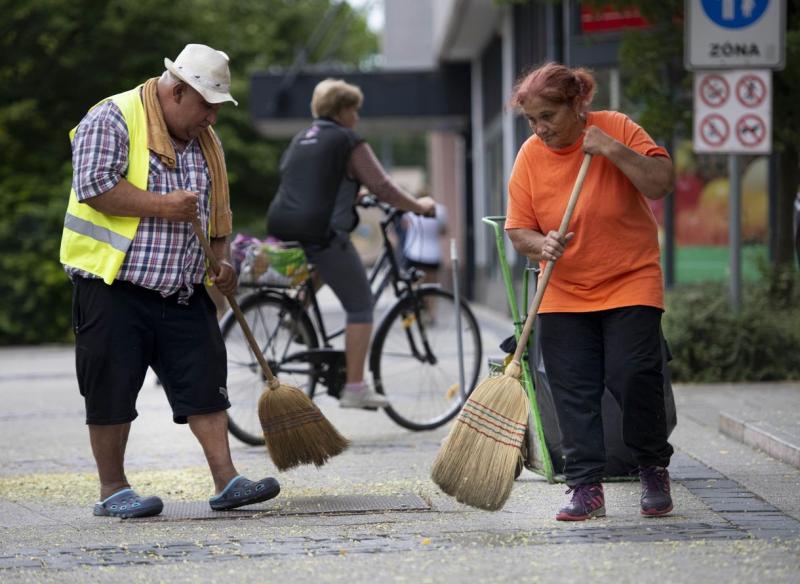 Az év kezdetén sok munkavállaló úgy érezte, hogy munkanélküliség súlya nehezedik rá, de idővel helyrejöttek a dolgok, és a helyzetük jelentősen javult.