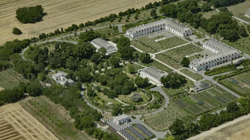 A magyar szupergazdagok több szempontból is kiemelkednek a régiójukbeli társaik közül.