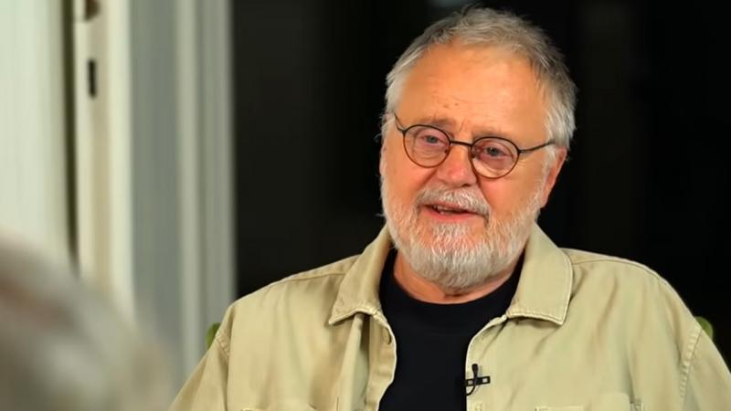 Máté Gábor úgy döntött, hogy nem házasodik meg a 18 évvel fiatalabb kedvesével, mert úgy érzi, hogy a különbség túl nagy, és szeretné, ha a kapcsolatuk szabadon fejlődhetne, anélkül, hogy a házasság kötelezettségei terheljék őket.