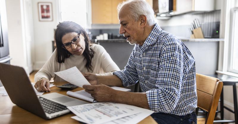 2026-os nyugdíj: emelés, korrekció, 13. havi juttatás – szakértők előrejelzése a következő évre

A 2026-os nyugdíjak kapcsán izgalmas változásokra lehet számítani. A szakértők prognózisa szerint emelkedés várható, amely nemcsak a nyugdíjak mértékét érinti