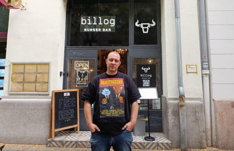 A hamburgerező, amely az egész ország figyelmét felkeltette: hogyan vált a Billog a bántalmazott nők menedékhelyévé? | szmo.hu