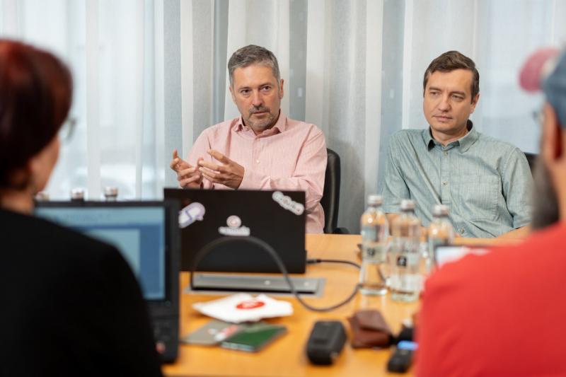 Autoimmun és ritka betegségek kutatására új, egyedülálló Biobank létesül Sepsiszentgyörgyön. Ez a kezdeményezés fontos lépés a helyi közösség egészségügyi fejlesztésében, lehetőséget teremtve a tudományos munkák támogatására és a betegségek mélyebb megért