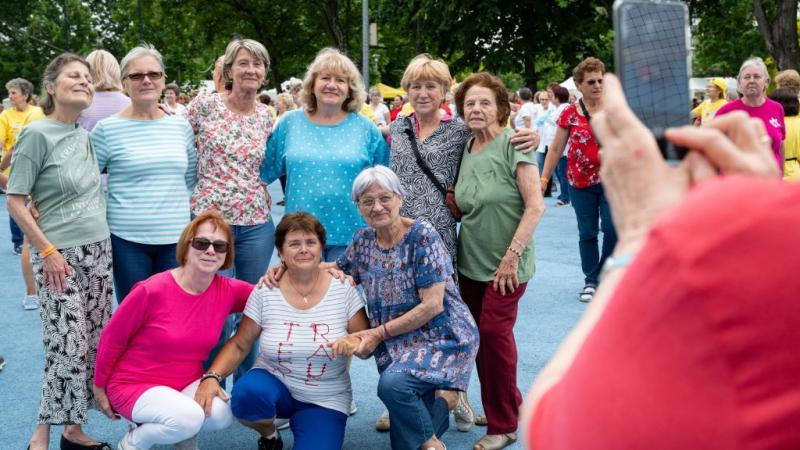 Nyugdíjreform: A Fidesz és a Tisza Párt elképzeléseit is megakaszthatja a brüsszeli bürokrácia.