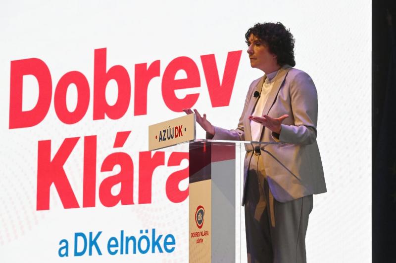 Dobrev Klára nem kap lehetőséget a felszólalásra az Országgyűlésben, ahol a DK által kezdeményezett gyermekvédelmi vitát tartanak.