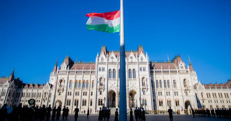 Az október 23-ai nemzeti ünnepen országszerte meleg, de szeles időjárásra számíthatunk.