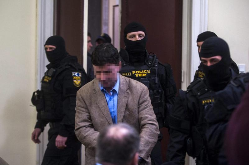 Nemzetközi elfogatóparancsot bocsátottak ki Portik Tamás fiával szemben.