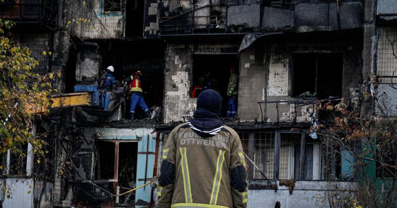 Ukrajnában jelenleg intenzív erőfeszítések folynak Volodimir Zelenszkij hatalmának gyengítésére, és céljuk, hogy megvonják tőle kulcsfontosságú politikai pozícióját.
