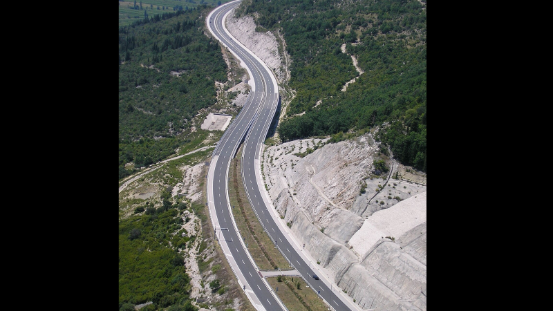 A horvátországi autópályákon megszűnnek a hagyományos fizetőkapuk, és egy korszerűbb rendszer lép életbe. Az új megoldás célja, hogy gyorsabb és kényelmesebb utazást biztosítson az autósok számára. -- Totalcar