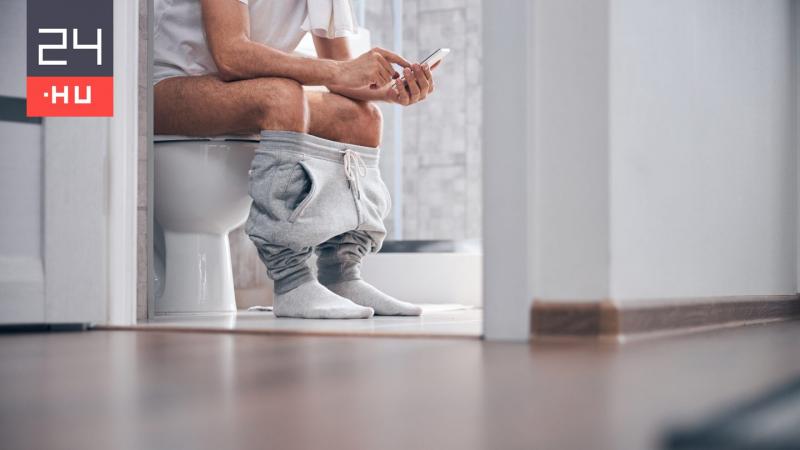 A skót képviselő Zoom-hívás közben, gondolván, hogy senki sem figyel rá, bekapcsolt kamerával lépett be a vécére.