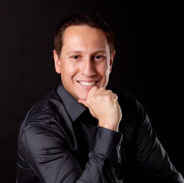 A jövő HR tehetségei 2025-ben: Varga Vilmos a HR Portál világában

Ahogy a munkaerőpiac dinamikája folyamatosan változik, úgy a HR szakemberek szerepe is egyre fontosabbá válik. Varga Vilmos, a HR Portál szakértője, új perspektívákat kínál arra, hogyan né